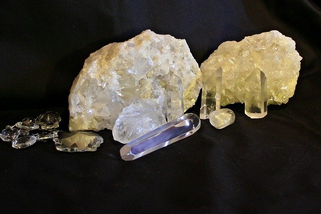 rock-crystal-238072_640